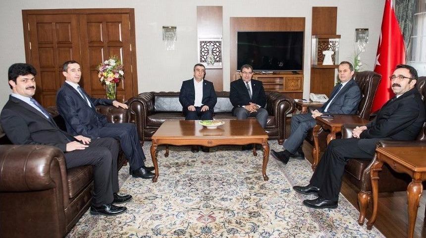 Van Smmmo Y&ouml;netimi Vali Taşyapan&rsquo;ı Ziyaret Etti