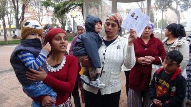 Cinsel Istismar Yasa Teklifinin Geri Çekilmesini Protesto Ettiler