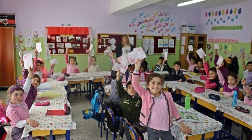 &Ouml;ğrencilerden Polis Ve Asker Ağabeylerine Moral Mektubu