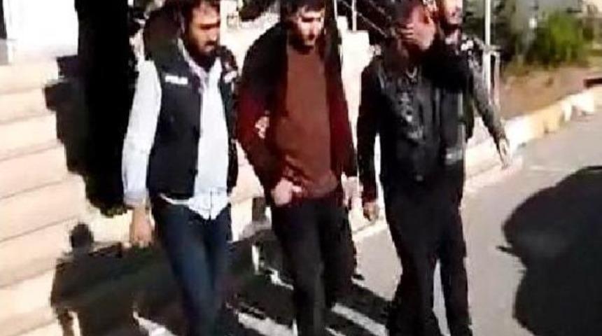 Şanlıurfa&rsquo;Da, &Ouml;ld&uuml;r&uuml;len Kızın Kızkardeşi Ile Babası Tutuklandı