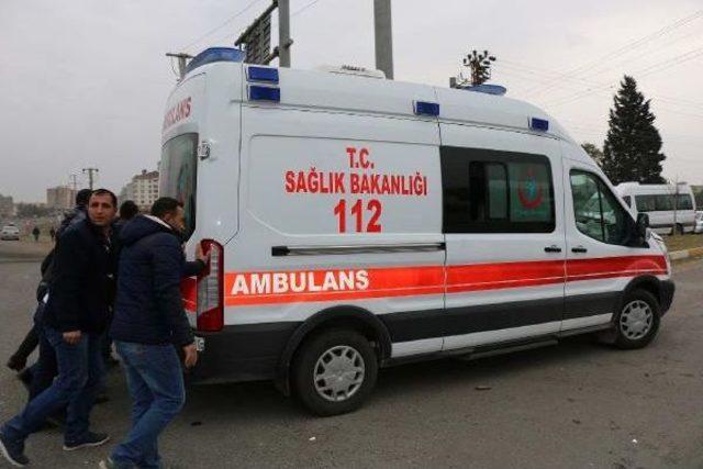 Siverek'te Ambulans Ile Otomobil Çarpıştı: 2 Yaralı