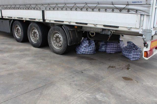 43 Kilo Esrarı Bırakıp Kaçan Sürücü Yakalandı