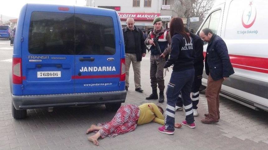 Ka&ccedil;arken Yakalanan Halı Hırsızları Gazetecilere Terlikle Saldırdı