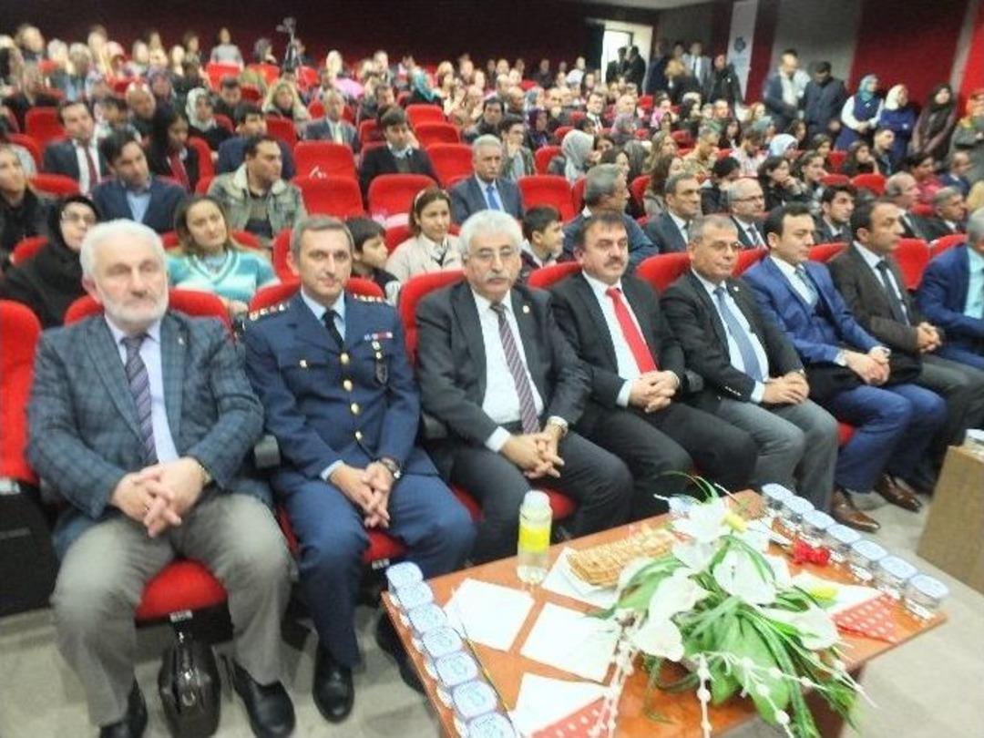 Bandırma&rsquo;da Mesleğe Yeni Başlayan &Ouml;ğretmenler Yemin Etti