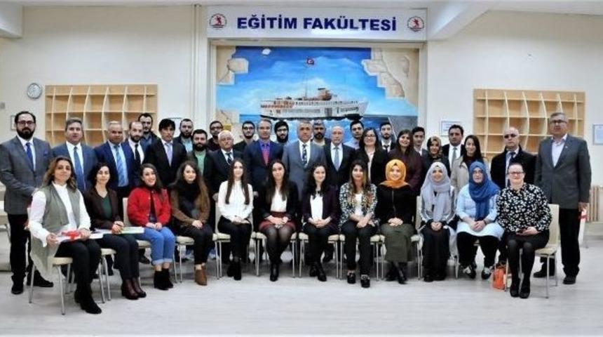 Rekt&ouml;r Bilgi&ccedil; Geleceğin &Ouml;ğretmenlerini Kutladı