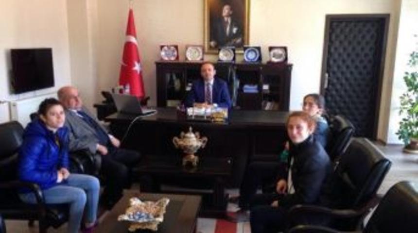 Burhaniye&rsquo;de Kaymakam &Ouml;ner &Ouml;zel Sporcuları Kabul Etti