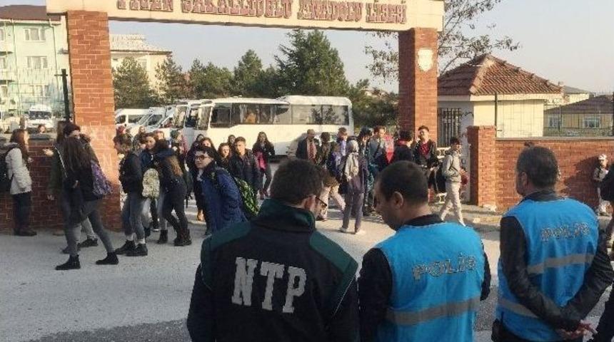 Okul &Ccedil;evresinde Kuş U&ccedil;urtmadılar