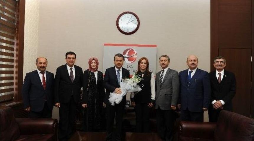 &Ouml;ğretmenler, Vali Azmi &Ccedil;elik&rsquo;i Ziyaret Etti