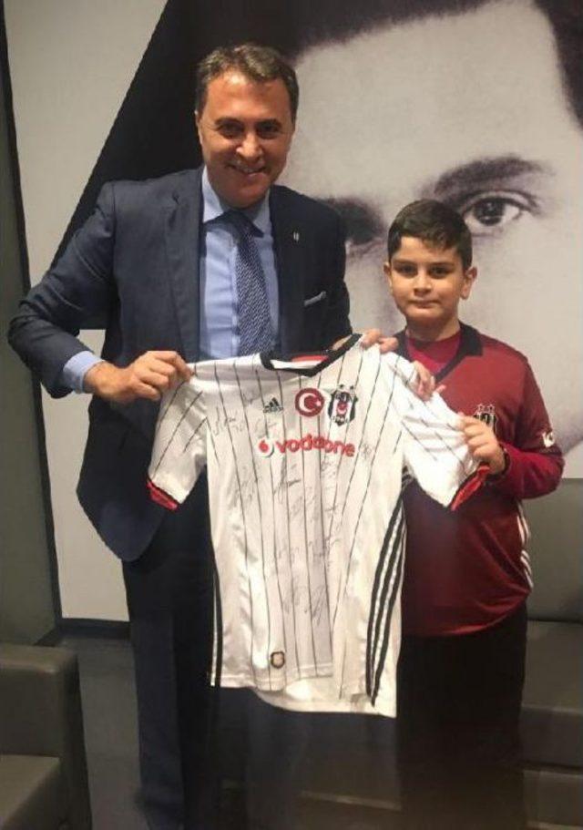 Lösemiyi Yenen Tunahan'ın Beşiktaş Hayali Gerçek Oldu