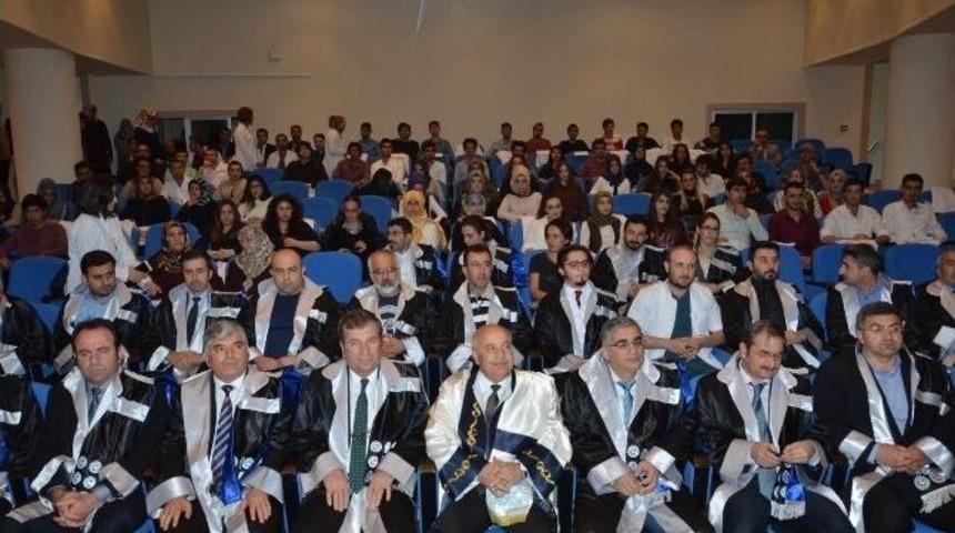 Diş Hekimliği Fak&uuml;ltesi &Ouml;ğrencileri &Ouml;nl&uuml;k Giydi