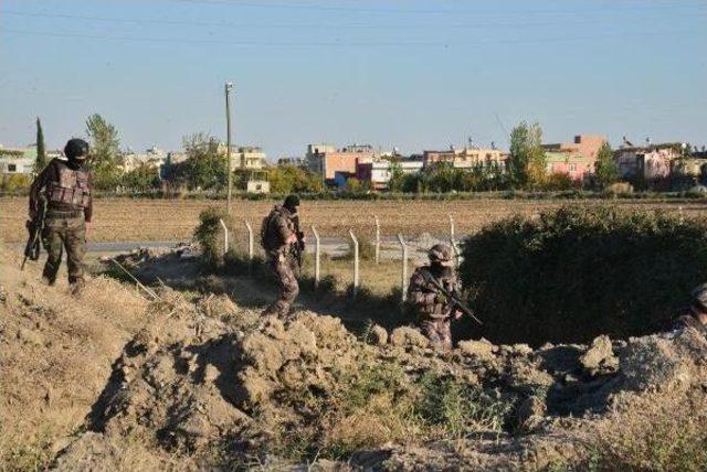 Adana Valiliği'ne Bombalı Araçla Saldırı; 2 Ölü, 33 Yaralı (8)