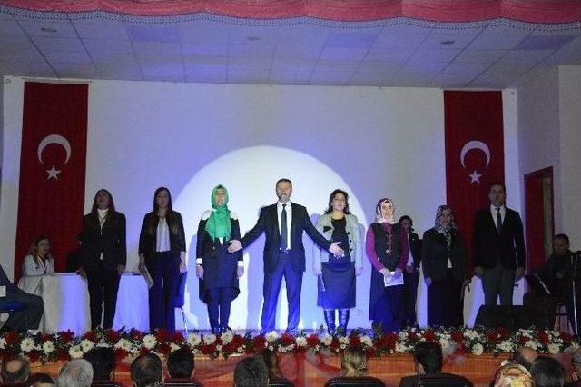 Niksar’da Öğretmenler Günü Kutlandı