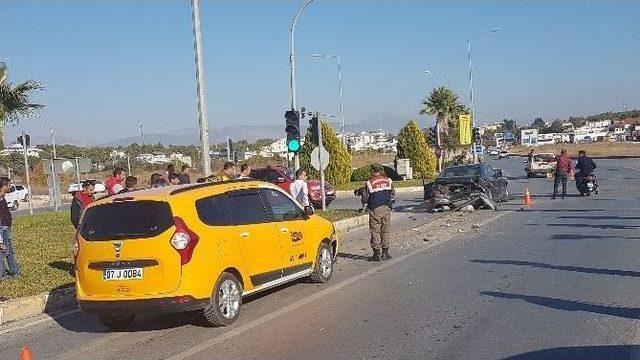 Kırmızı Işıkta Zincirleme Kaza