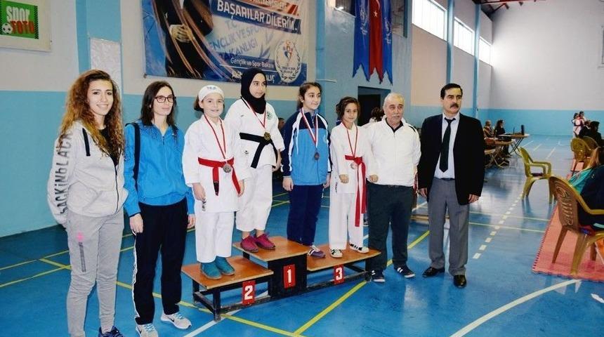 Mudanyalı &Ouml;ğrenciler Karatede Bursa&rsquo;yı Temsil Edecek