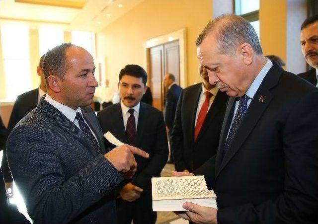 Kameramanlar Cumhurbaşkanı Erdoğan’a “kalkışma”yı Hediye Etti