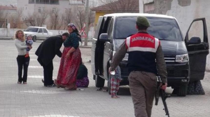 Halı &Ccedil;aldığı Iddia Edilen 5 Kişi Kovalamacada Yakalandı