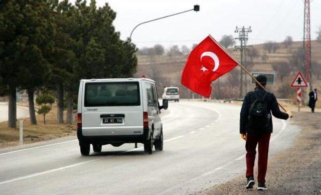 Rüyasında Gördüğü Halisdemir'in Mezarı Ziyaret Için Yola Çıktı