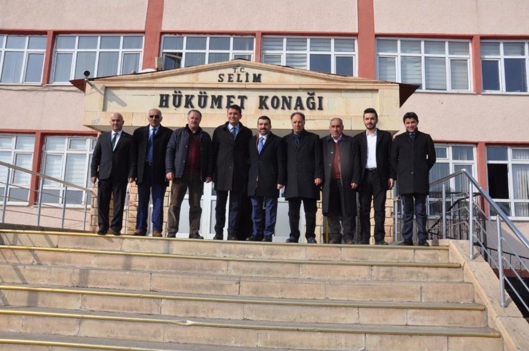 Ak Parti Heyeti Referandum &Ccedil;alışmalarına Devam Ediyor