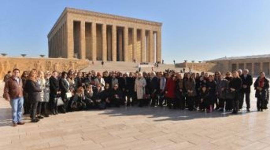 Hanım Lokalleri &Ouml;ğretmenleri Anıtkabir&rsquo;de
