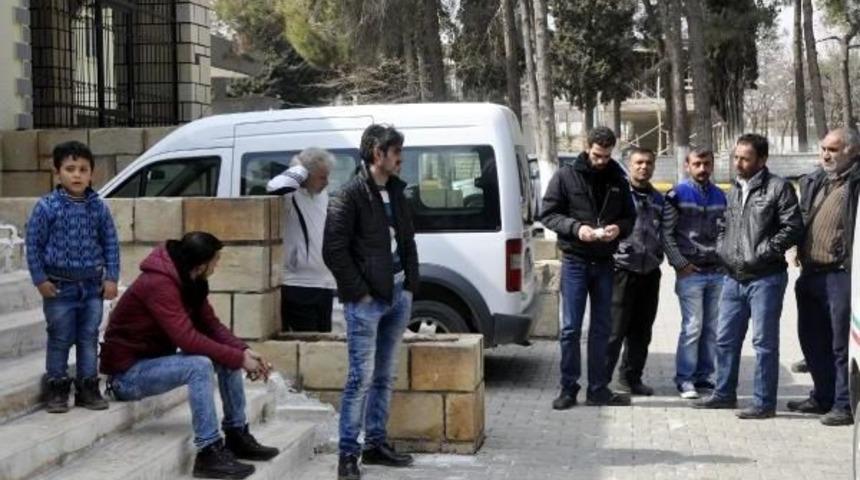 &Uuml;zerine Televizyon Devrilen Suriyeli 8 Yaşındaki Kız &Ouml;ld&uuml;