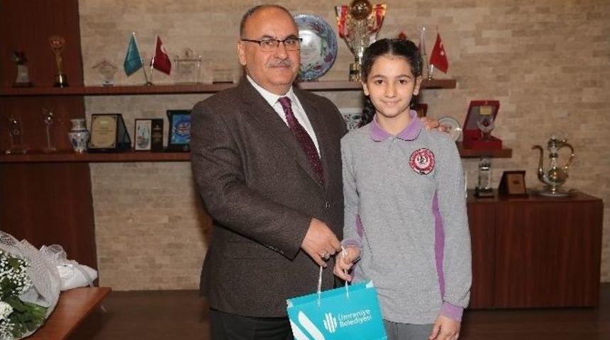 Minik &Ouml;ğrencilerden Başkan Hasan Can&rsquo;a S&uuml;rpriz Ziyaret