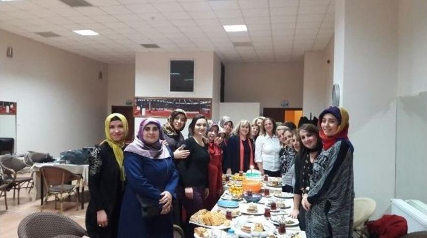 Ak Parti Kadın Kollarından Erdemir İş&ccedil;ilerine Destek