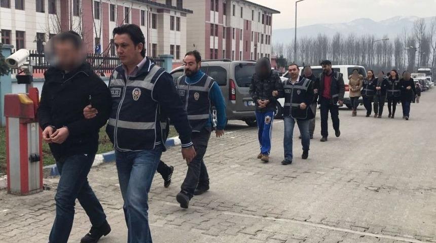 Evli Kadını Sosyal Medyadan Rahatsız Eden Şahsa Ormanda İşkence