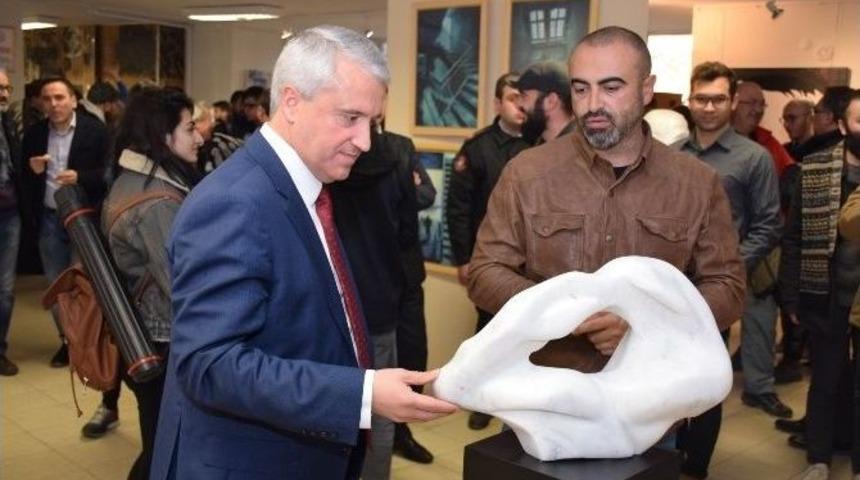 G&uuml;zel Sanatlar Fak&uuml;ltesi 2015-2016 &Ouml;ğretim Yılı &Ouml;ğrenci Sergisi A&ccedil;ıldı