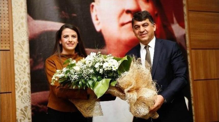 Fadıloğlu Şehitkamilli &Ouml;ğretmenlerin G&uuml;n&uuml;n&uuml; Kutladı