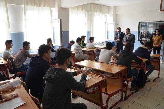 Başkan Yağcı&rsquo;dan Ygs Deneme Sınavı Hediyesi 1