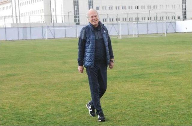 Eskişehirspor Teknik Direktörü Denizli: Ligde Zor Olmayan Maç Yok