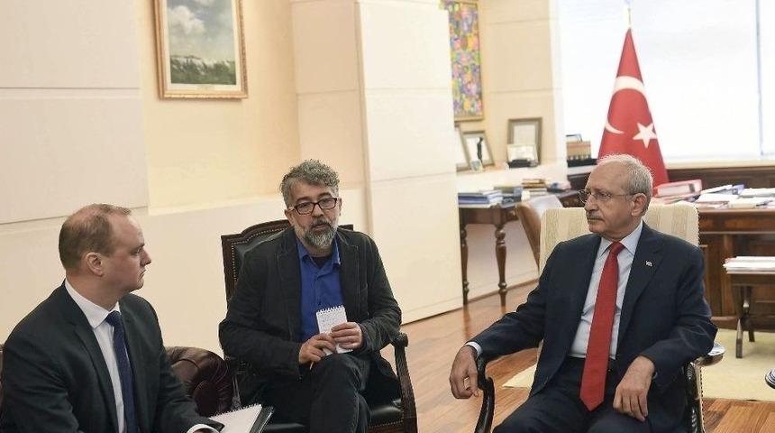 Kılı&ccedil;daroğlu "uluslararası Basın &Ouml;zg&uuml;rl&uuml;ğ&uuml; Heyeti" İle G&ouml;r&uuml;şt&uuml;