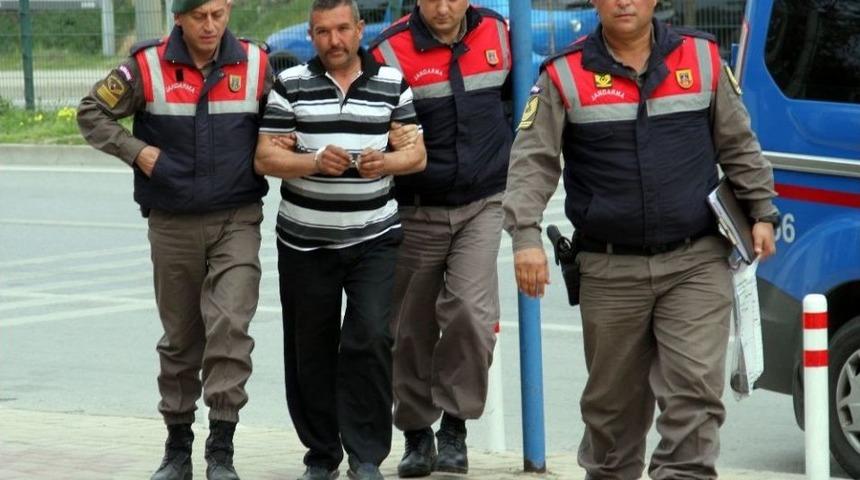 Arkadaşını &Ccedil;eki&ccedil;le &Ouml;ld&uuml;rd&uuml;