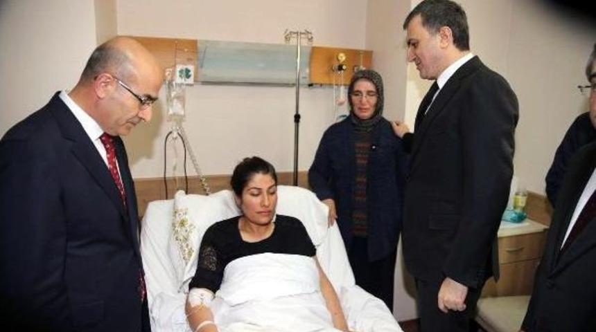 Adana Valiliği'ne Bombalı Ara&ccedil;la Saldırı: 2 &Ouml;l&uuml;, 33 Yaralı (10)