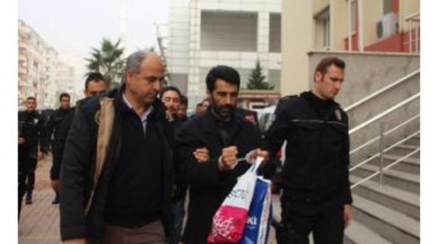 Fet&ouml;&rsquo;den 2 Emniyet M&uuml;d&uuml;r&uuml; Ve 1 Polis Tutuklandı