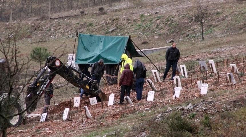 64 G&uuml;n Sonra Eşinin Cesedine Ulaştı