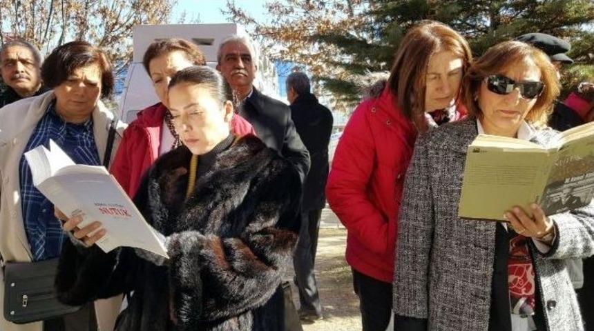 Chp G&ouml;lbaşı İl&ccedil;e Başkanlığı Nutuk Okuyarak &Ouml;ğretmenler G&uuml;n&uuml;&rsquo;n&uuml; Kutladı