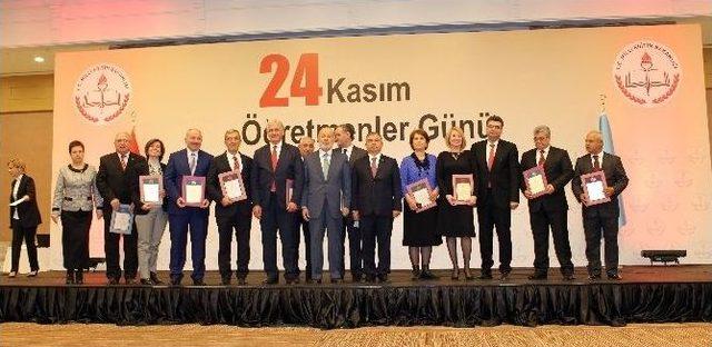 Milli Eğitim Bakanı Yılmaz Öğretmenlerle Bir Araya Geldi