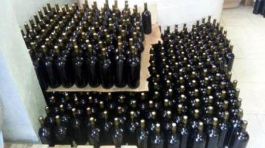 Şark&ouml;y'de Terk Edilen Ara&ccedil;ta 1152 Şişe Ka&ccedil;ak I&ccedil;ki