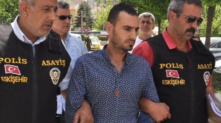 Eşini &Ouml;ld&uuml;ren Sanığın Yargılanması S&uuml;r&uuml;yor