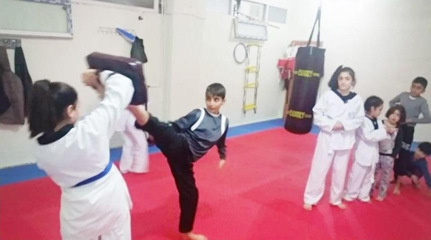 Gen&ccedil;lere, Gen&ccedil;lik Merkezi Sahip &Ccedil;ıkıyor