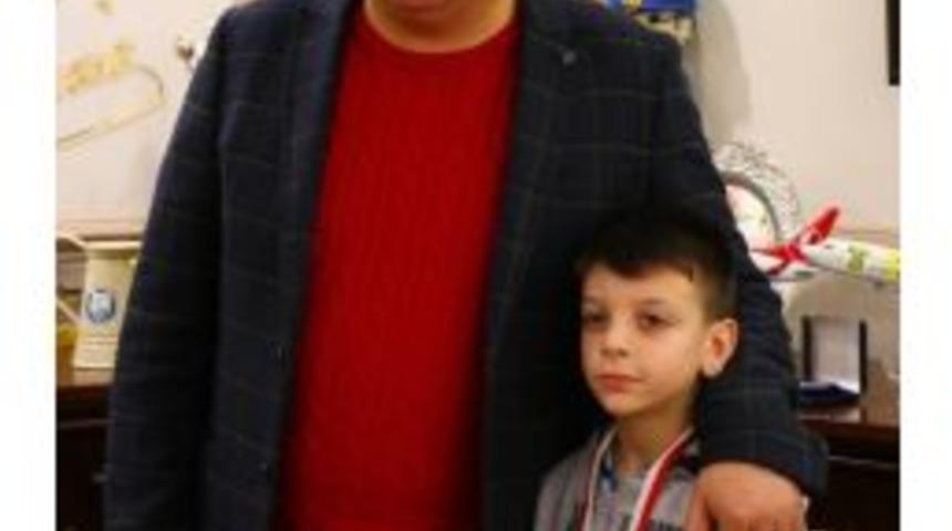 Salman T&uuml;rkiye İkincisi Raketi Ağırladı