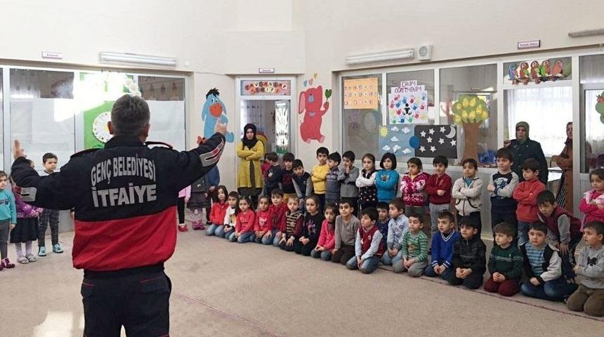 Gen&ccedil;&rsquo;te İtfaiye, &Ouml;ğrencilerle Tatbikat Yaptı