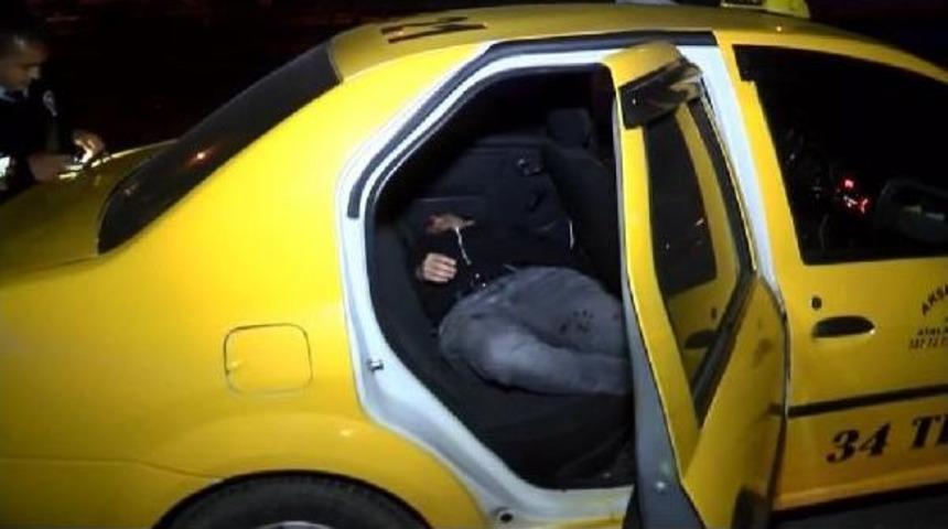 &Uuml;sk&uuml;dar'da Trafik Kazası ;3 Polis Yaralı