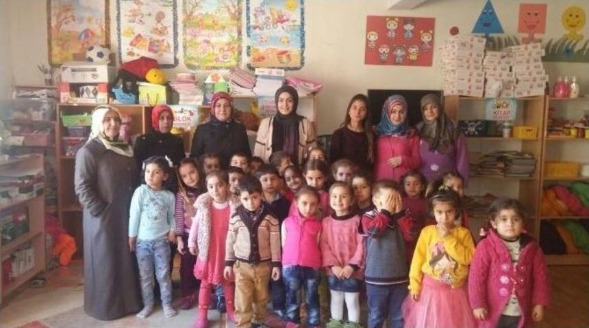 Ak Parti Heyetinden &Ouml;ğretmenlere &Ccedil;i&ccedil;ek