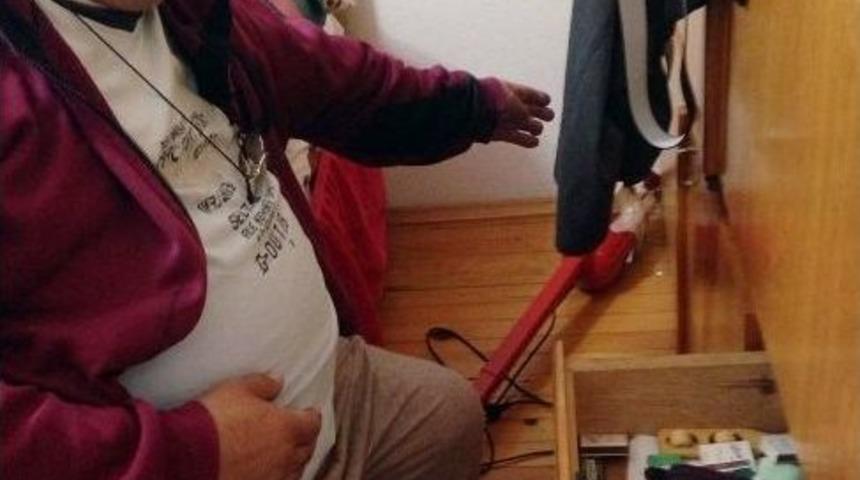 Fransa&rsquo;ya Gidince Evini Soydular