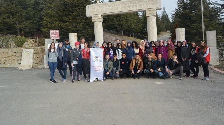 Gen&ccedil;lik Merkezi, Yeşilay Cemiyeti İle &ldquo;doğa Y&uuml;r&uuml;y&uuml;ş&uuml;&rdquo; Ger&ccedil;ekleştirdi