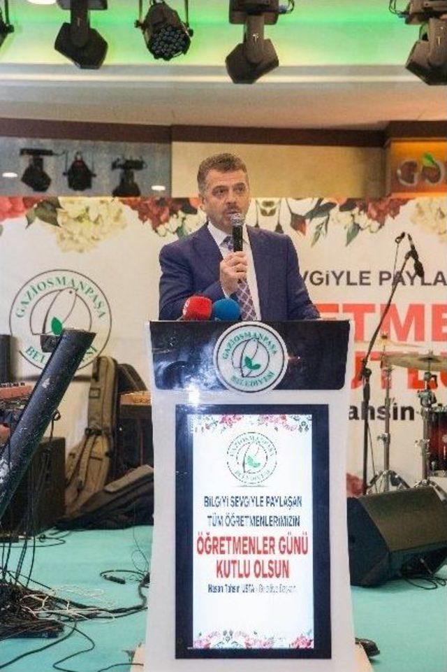 Öğretmenler, Niran Ünsal Şarkılarıyla Eğlendi