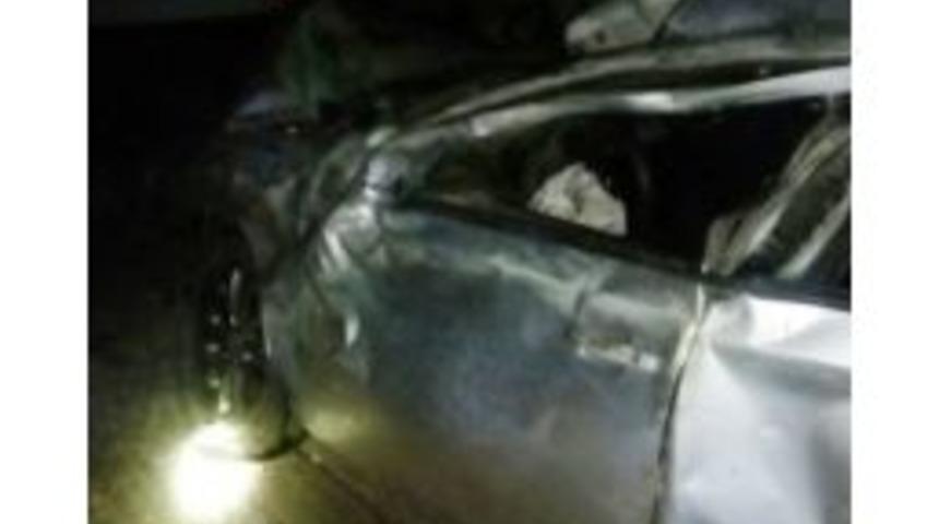 Otomobil U&ccedil;uruma Yuvarlandı: 3 Ağır Yaralı