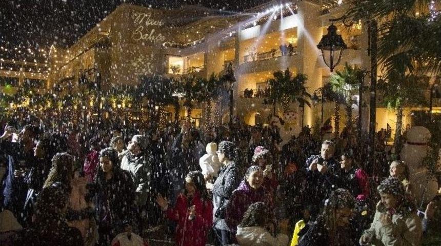 Mavibah&ccedil;e&rsquo;de Kar Sevinci